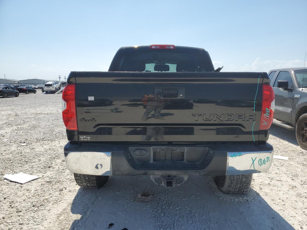 5TFDW5F12GX570001 2016 Toyota Tundra Crewmax Sr5