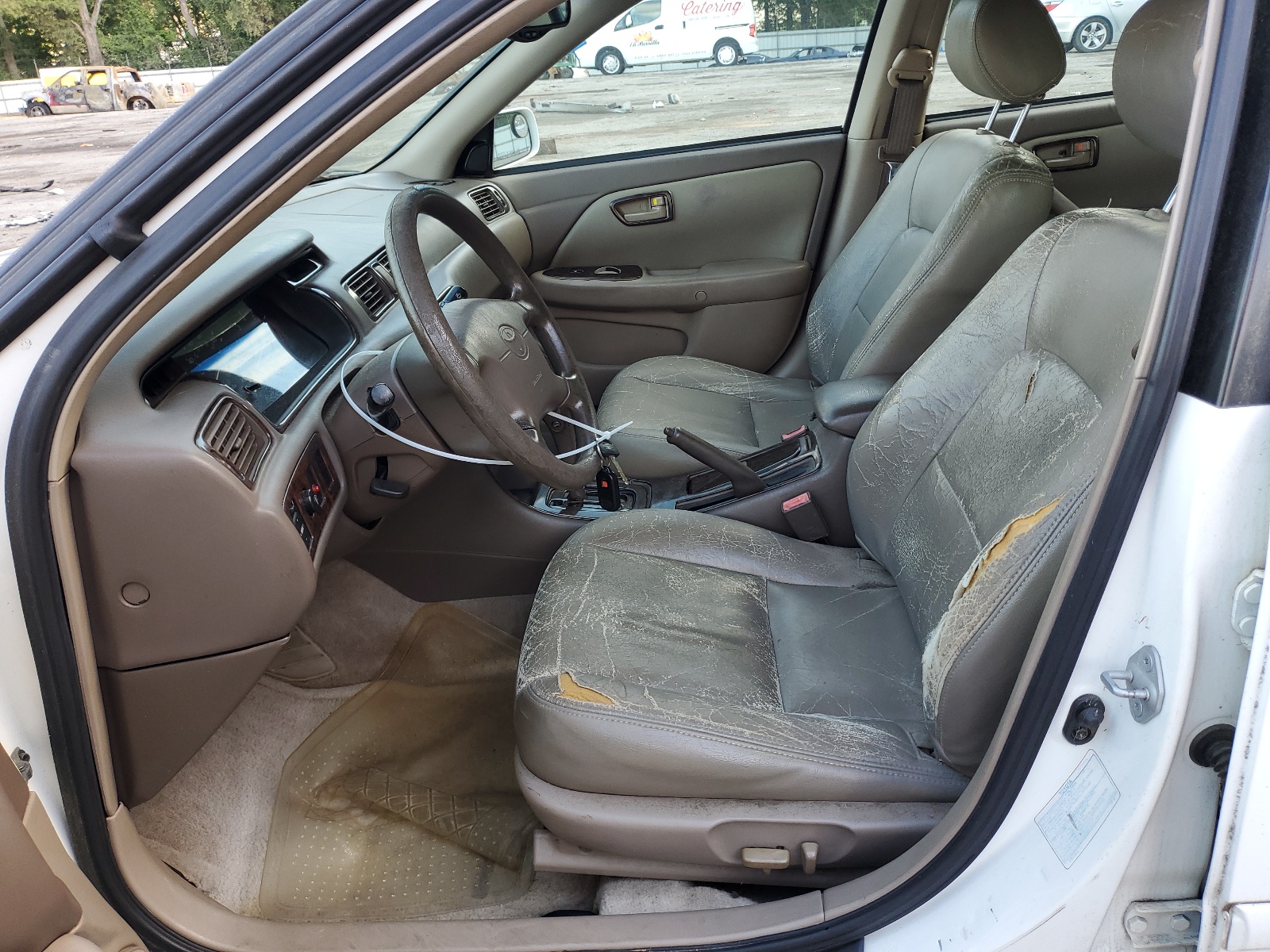 4T1BG22K9YU973618 2000 Toyota Camry Ce