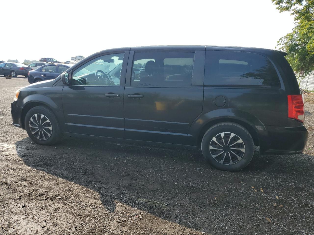 2014 Dodge Caravan - Image 2