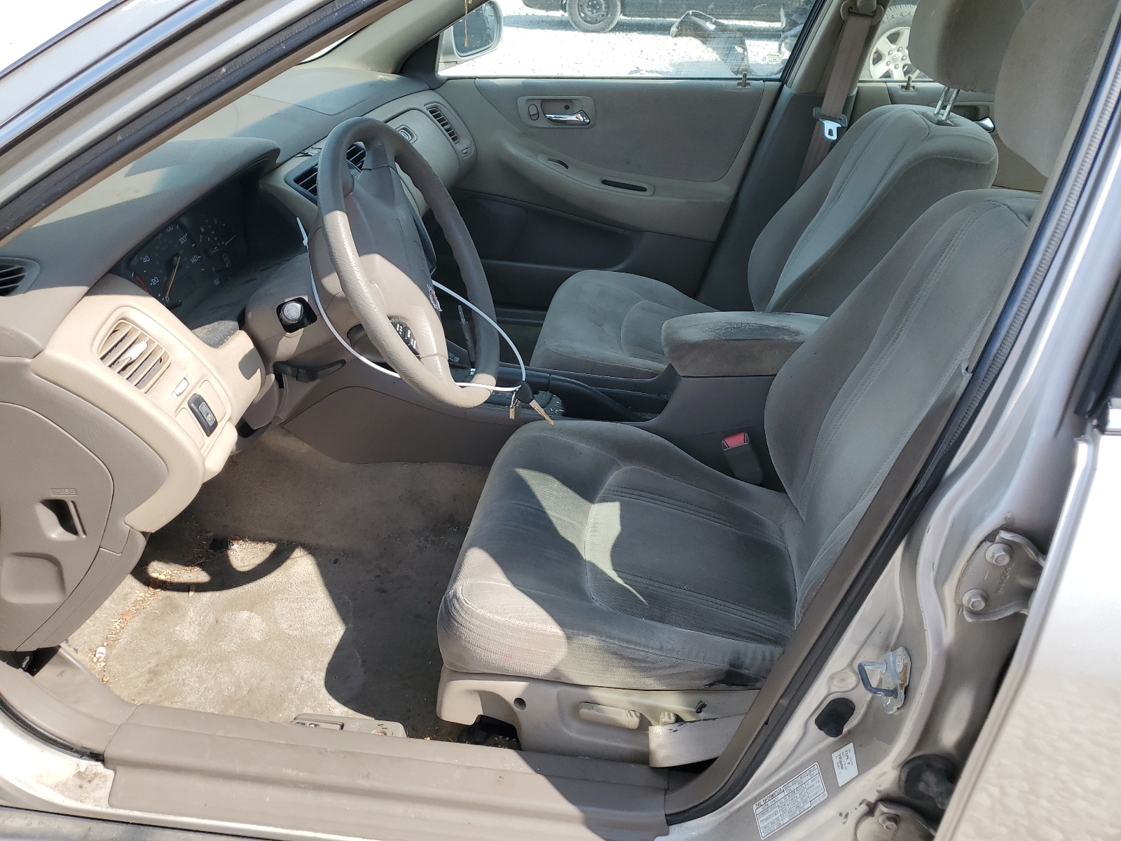1HGCG1643XA058652 1999 Honda Accord Lx