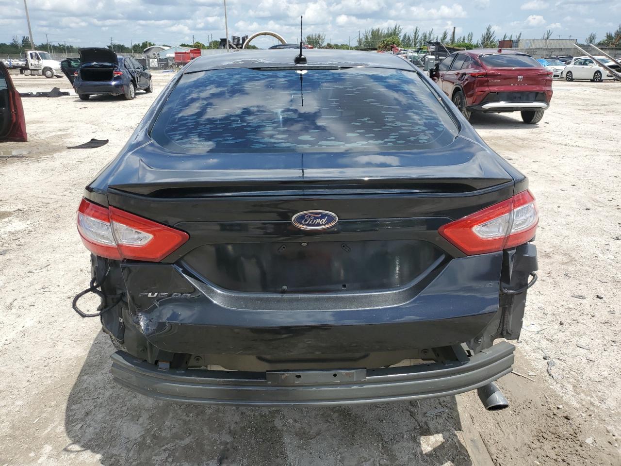 1FA6P0H79E5384092 2014 Ford Fusion Se