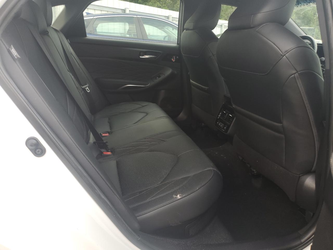 2021 Toyota Avalon - Image 10