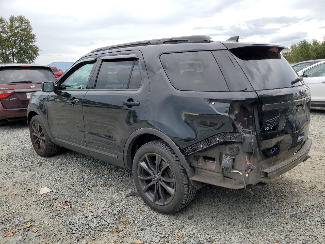 1FM5K8D88HGE42263 2017 FORD EXPLORER - Image 2