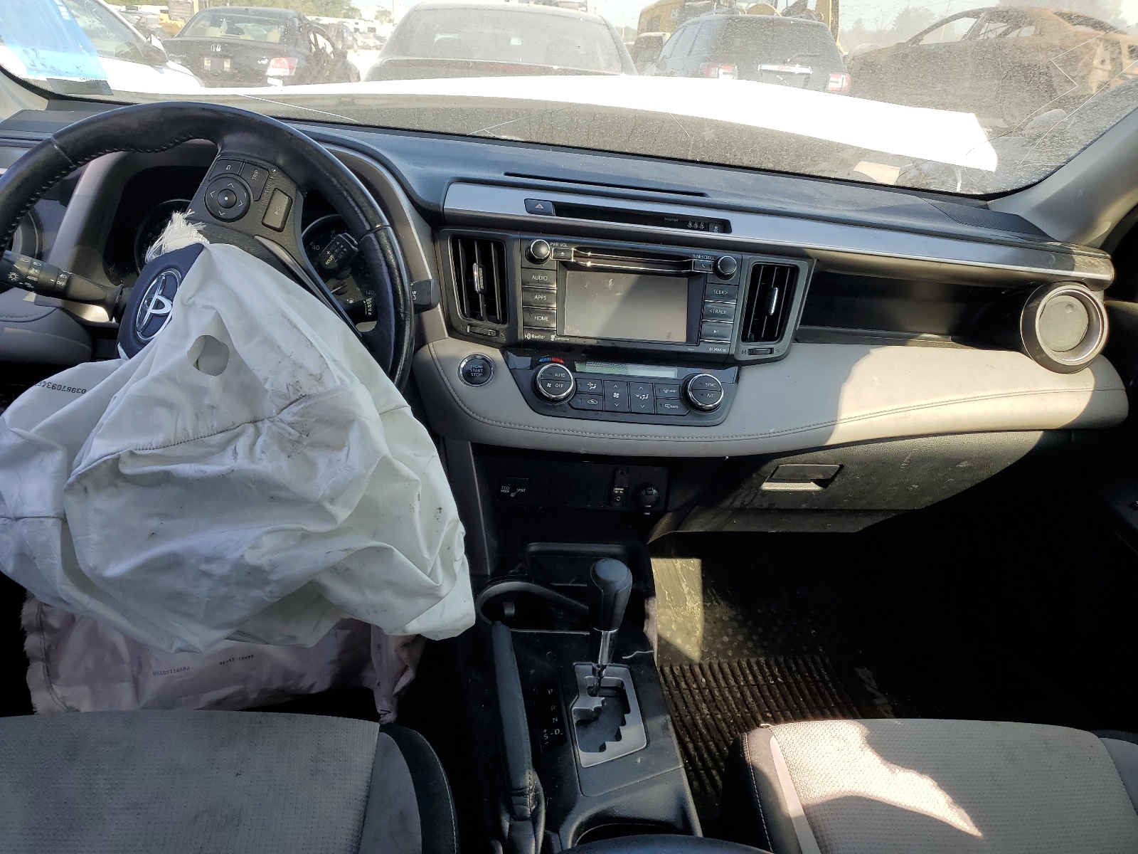 JTMRFREV1HJ173188 2017 Toyota Rav4 Xle