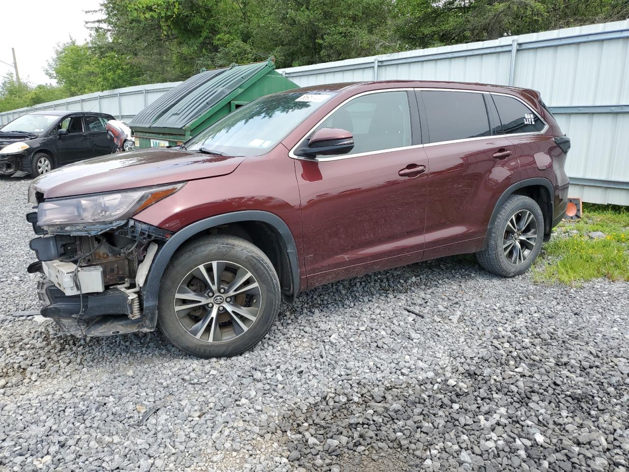 2018 Toyota Highlander Le VIN: 5TDBZRFH6JS885903 Lot: 65957424