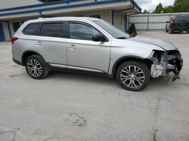  MITSUBISHI OUTLANDER 2018 Серебристый