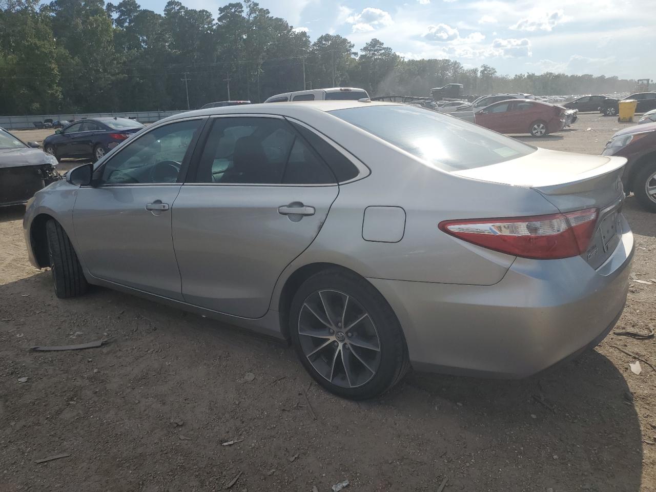 4T1BF1FK0GU160965 2016 Toyota Camry Le