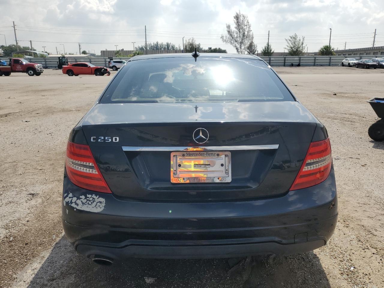 2012 Mercedes-Benz C 250 VIN: WDDGF4HB3CR214268 Lot: 67905794