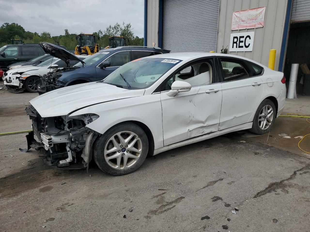 1FA6P0H7XG5135738 2016 FORD FUSION - Image 1