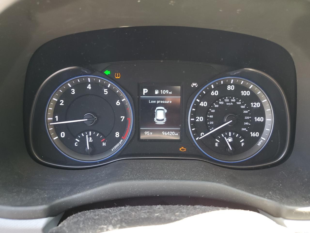 KM8K22AA6LU512733 Hyundai Kona SEL 9