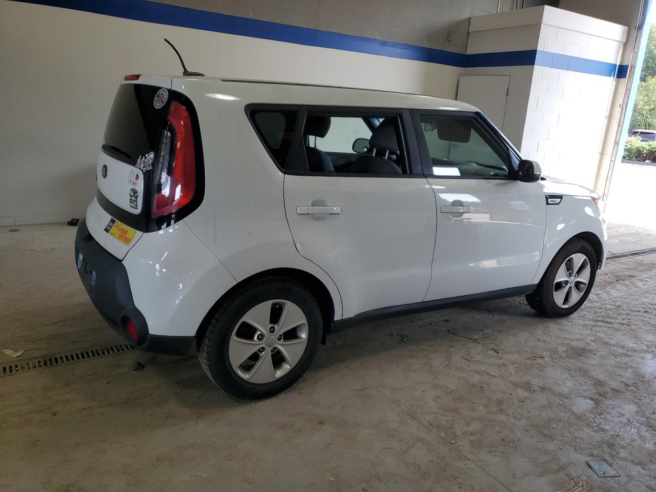 VIN KNDJN2A27G7283256 2016 KIA SOUL no.3