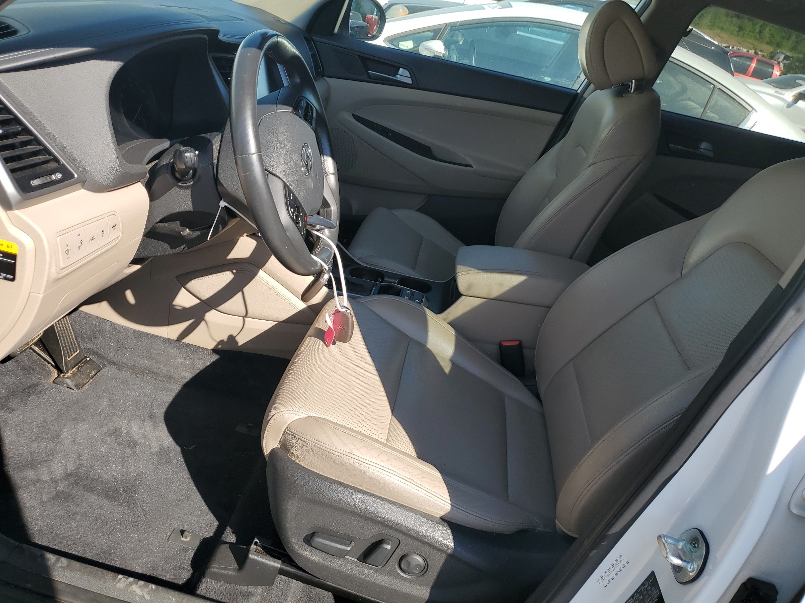 2016 Hyundai Tucson Limited vin: KM8J33A25GU056091