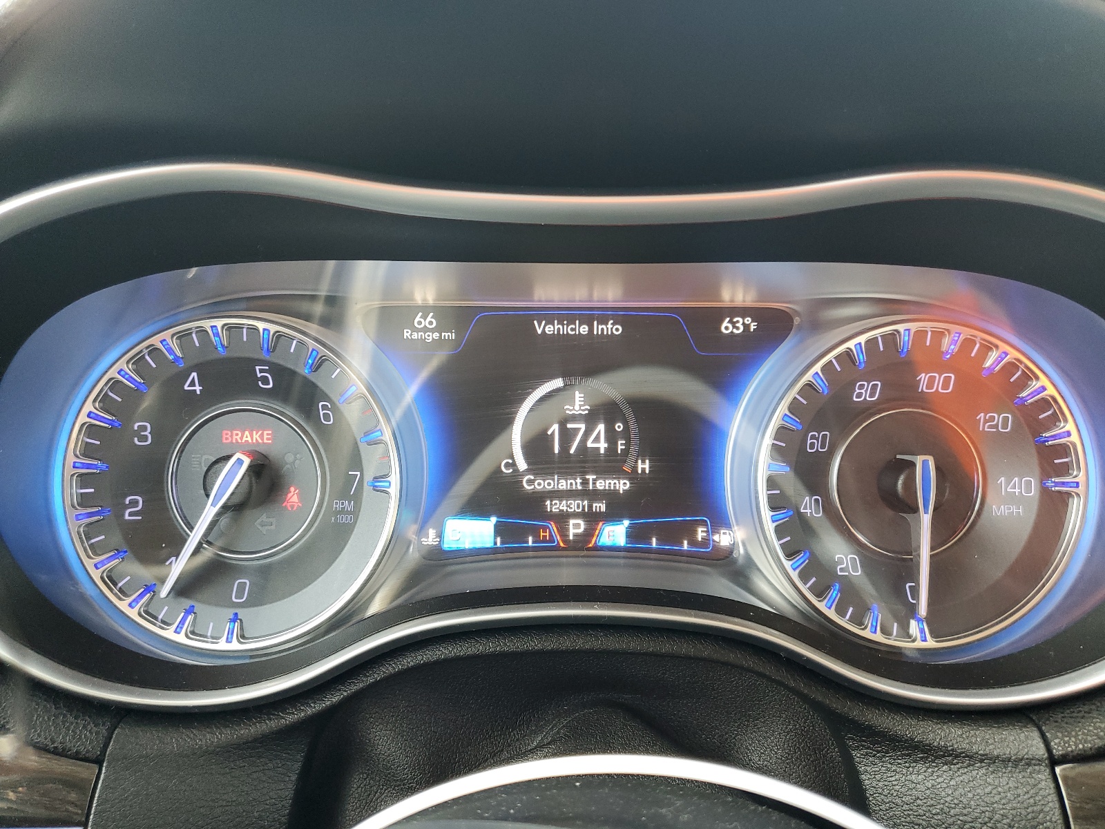 2C3CCAAG2FH807411 2015 Chrysler 300 Limited