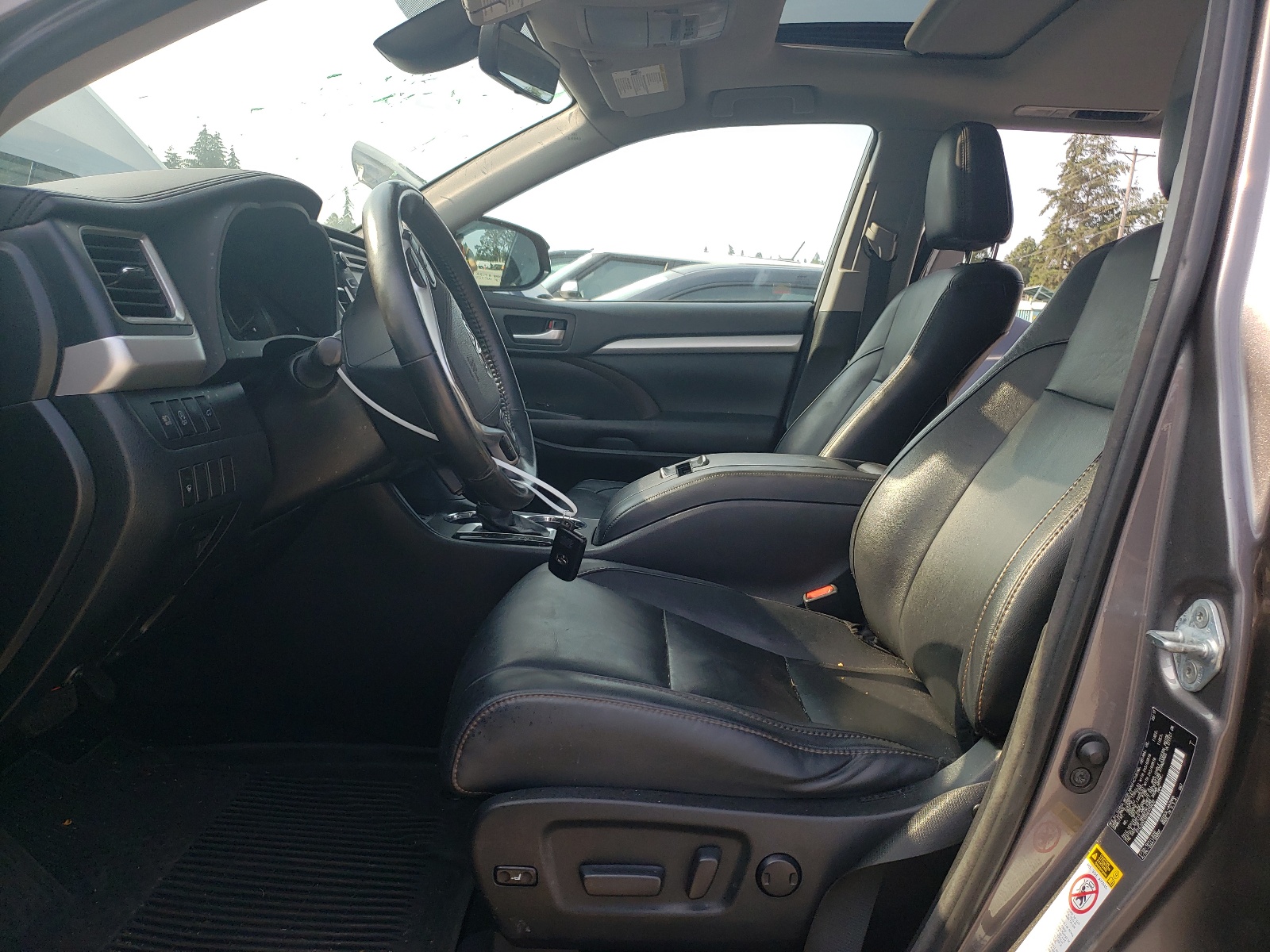 5TDJZRFH5HS476037 2017 Toyota Highlander Se