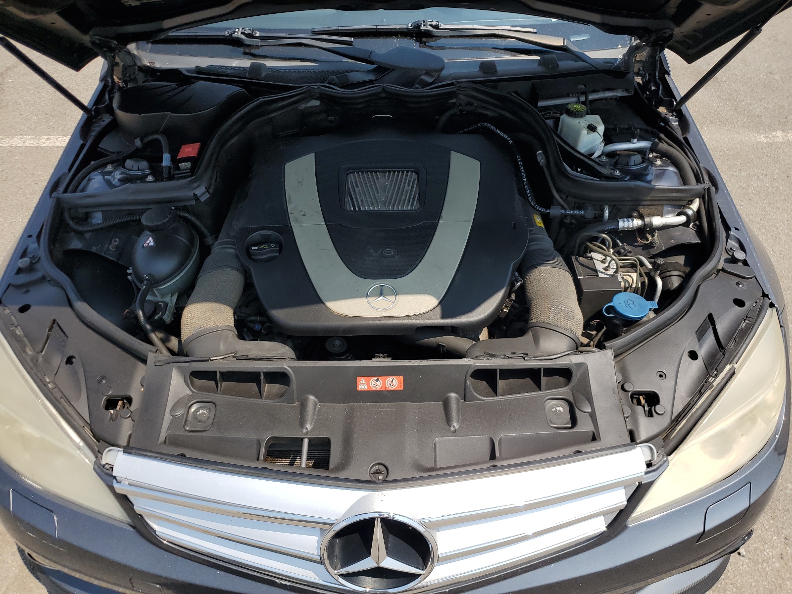 WDDGF8BB3AR093318 2010 Mercedes-Benz C 300 4Matic