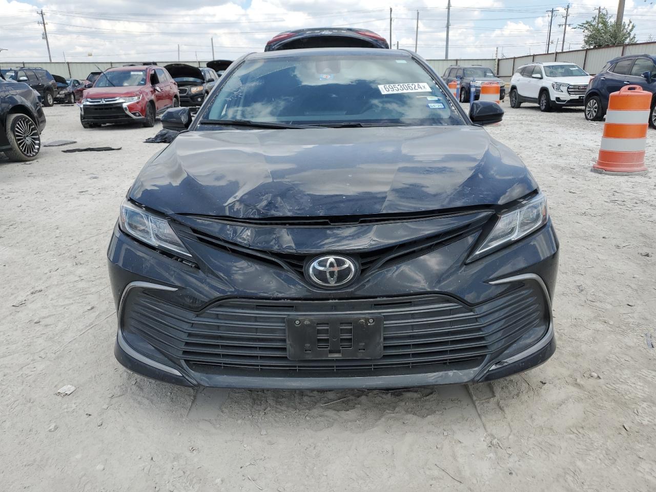 2021 Toyota Camry - Image 5
