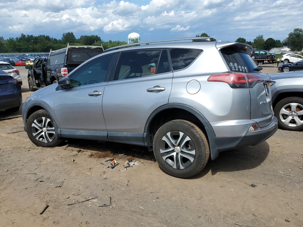 2T3BFREV0HW578445 2017 TOYOTA RAV 4 - Image 2