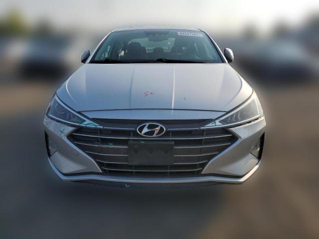  HYUNDAI ELANTRA 2019 Серебристый