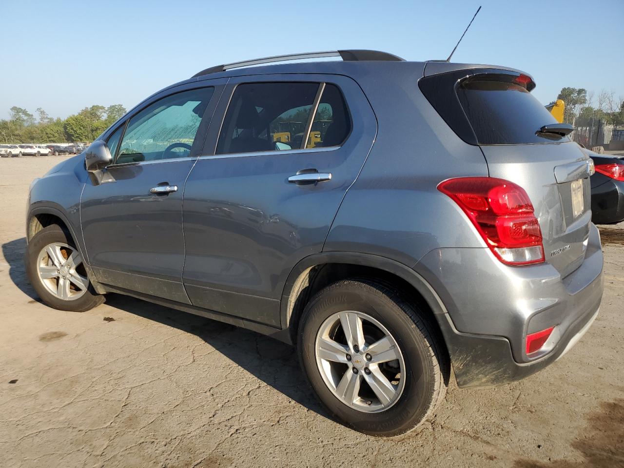 KL7CJPSB9KB894523 2019 CHEVROLET TRAX - Image 2