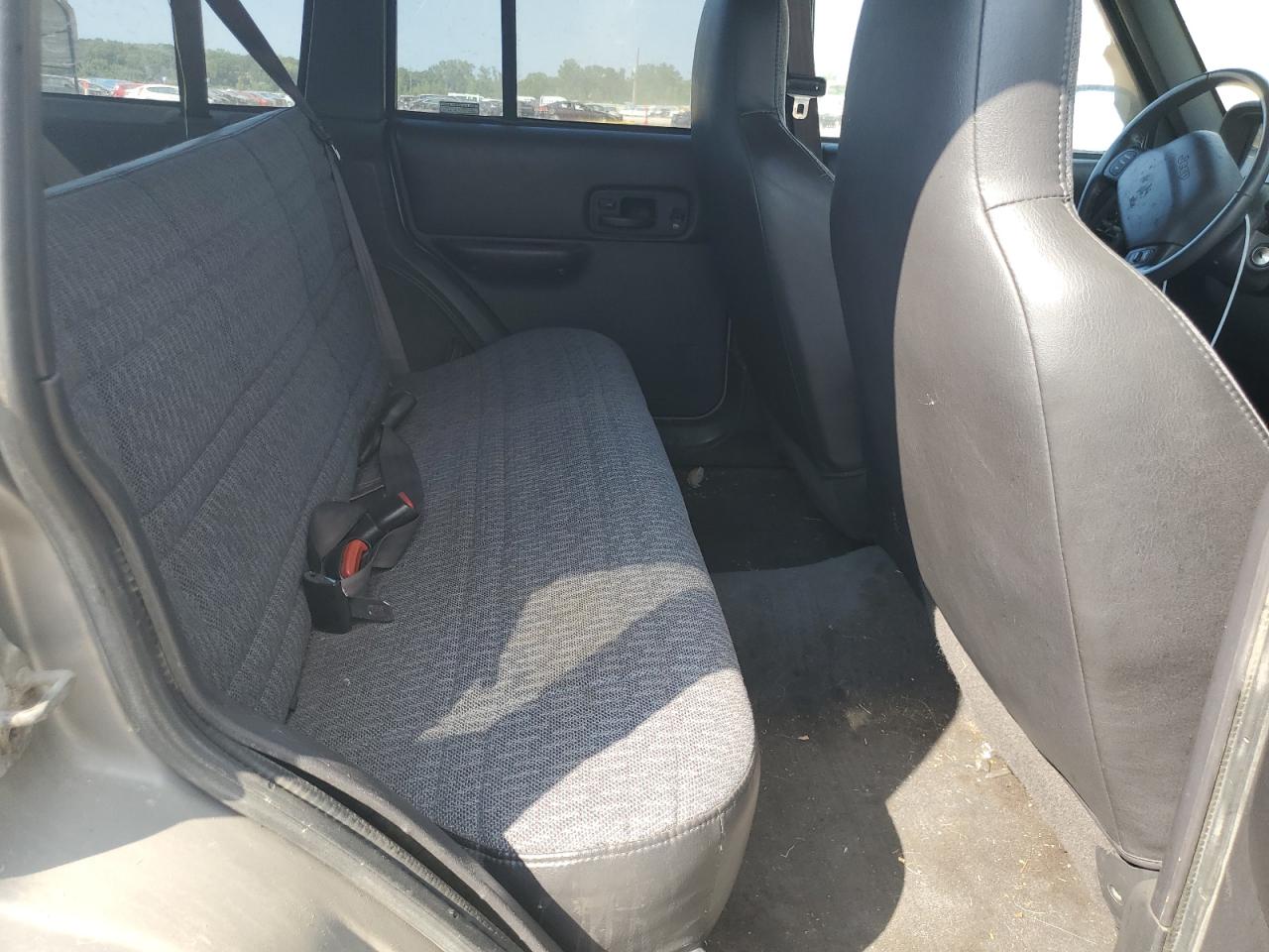 2000 Jeep Cherokee Sport VIN: 1J4FF48S7YL181866 Lot: 69143154