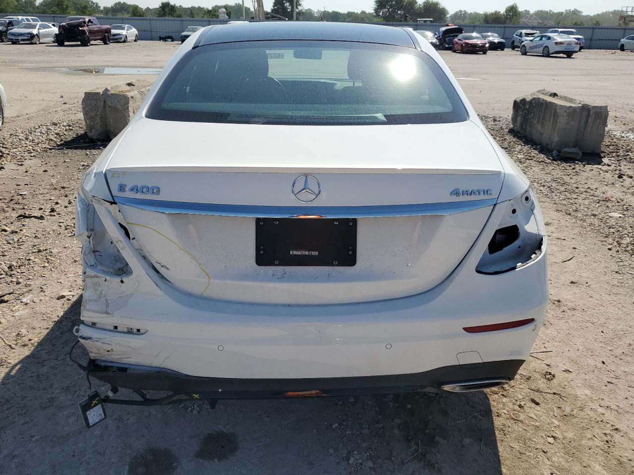 WDDZF6GB0JA400397 2018 Mercedes-Benz E 400 4Matic