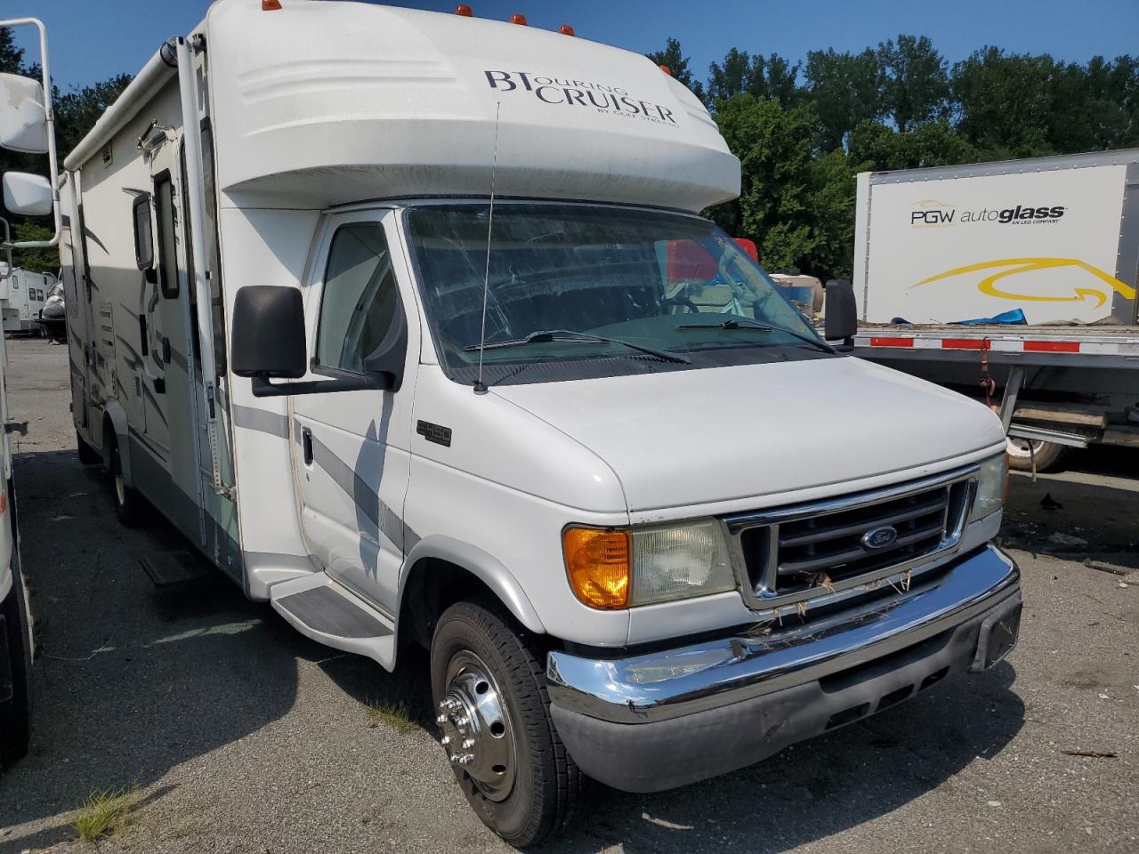 2005 Ford Econoline E450 Super Duty Cutaway Van for Sale in Cahokia Heights, IL - Water/Flood