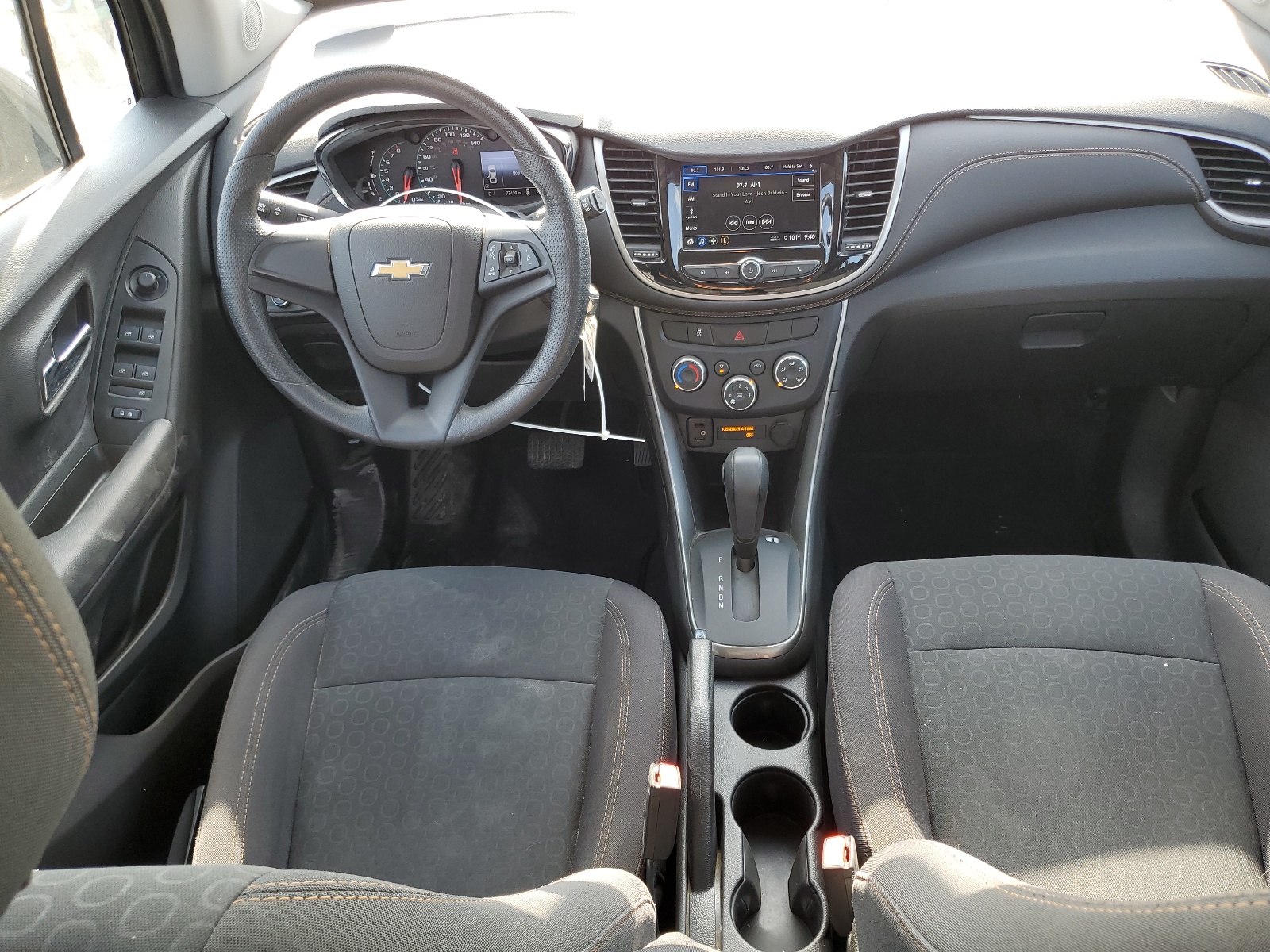 3GNCJKSB9JL325214 2018 Chevrolet Trax Ls