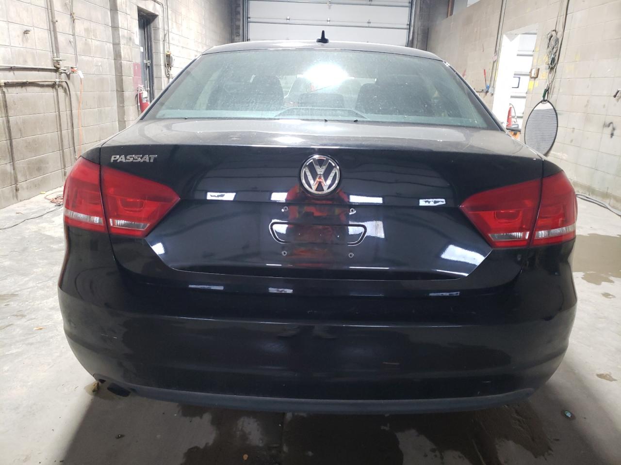 2014 Volkswagen Passat S VIN: 1VWAP7A3XEC028702 Lot: 68497734