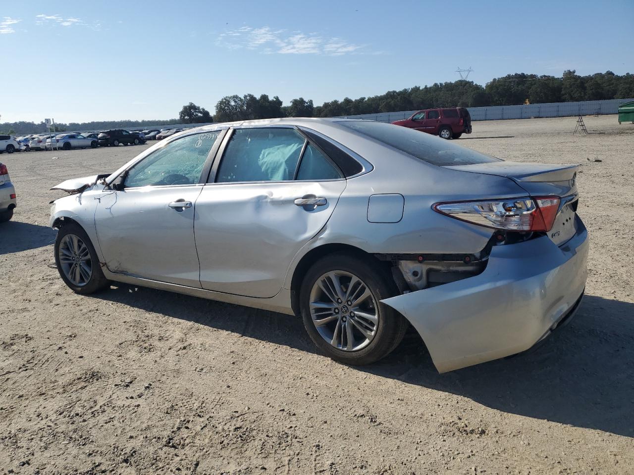 4T1BF1FK8GU133688 2016 TOYOTA CAMRY - Image 2