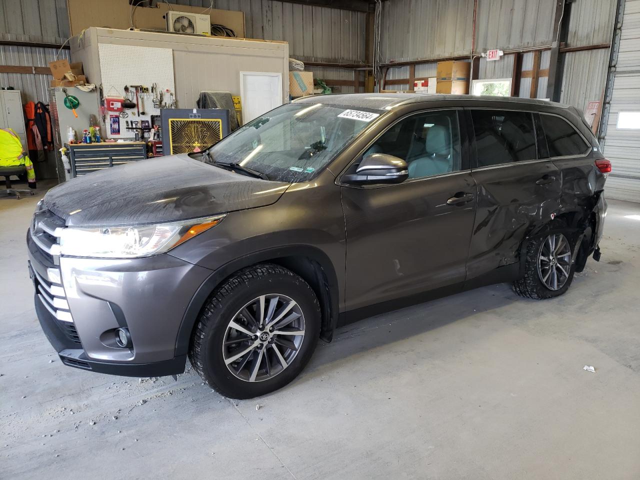 5TDJZRFHXKS591224 2019 TOYOTA HIGHLANDER - Image 1