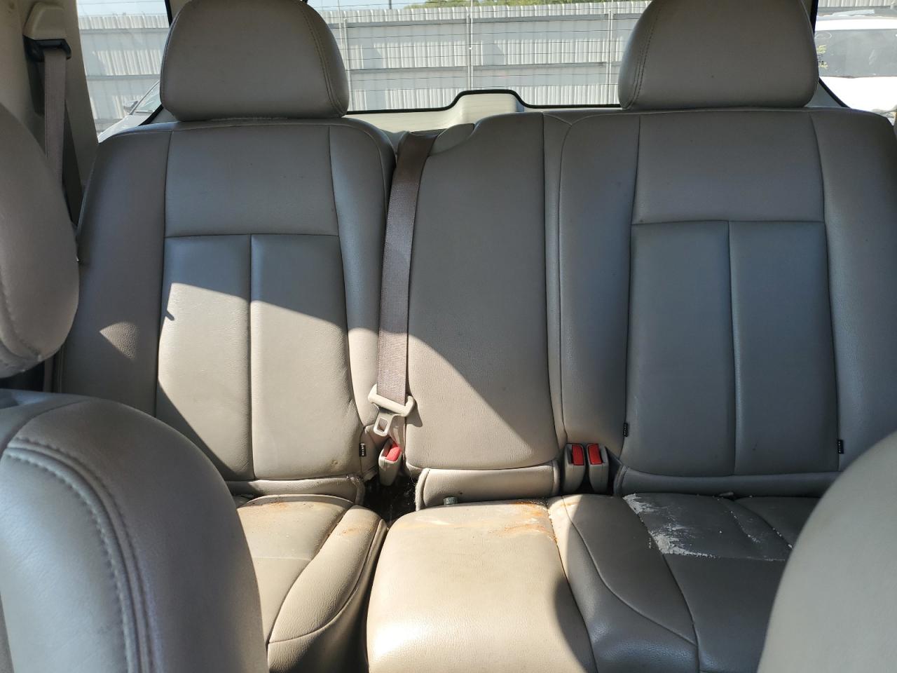 2005 GMC Envoy - Image 10