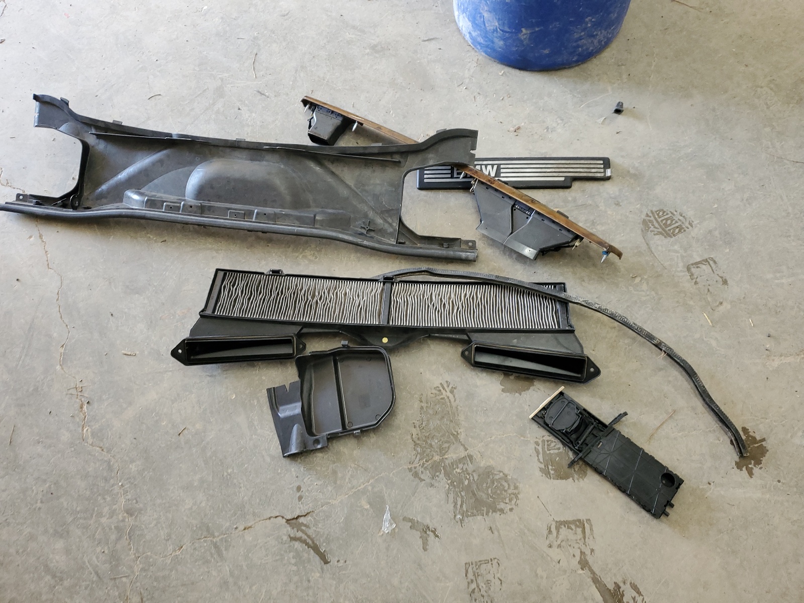 WBAVC53548A246893 2008 BMW 328 I Sulev