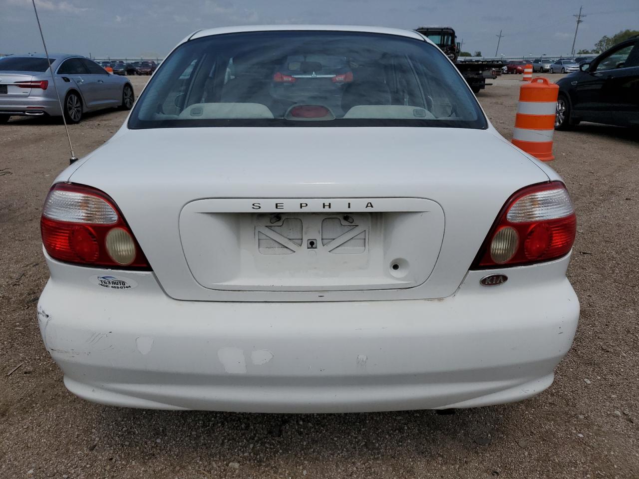 2001 Kia Sephia Base VIN: KNAFB121815070198 Lot: 60092184