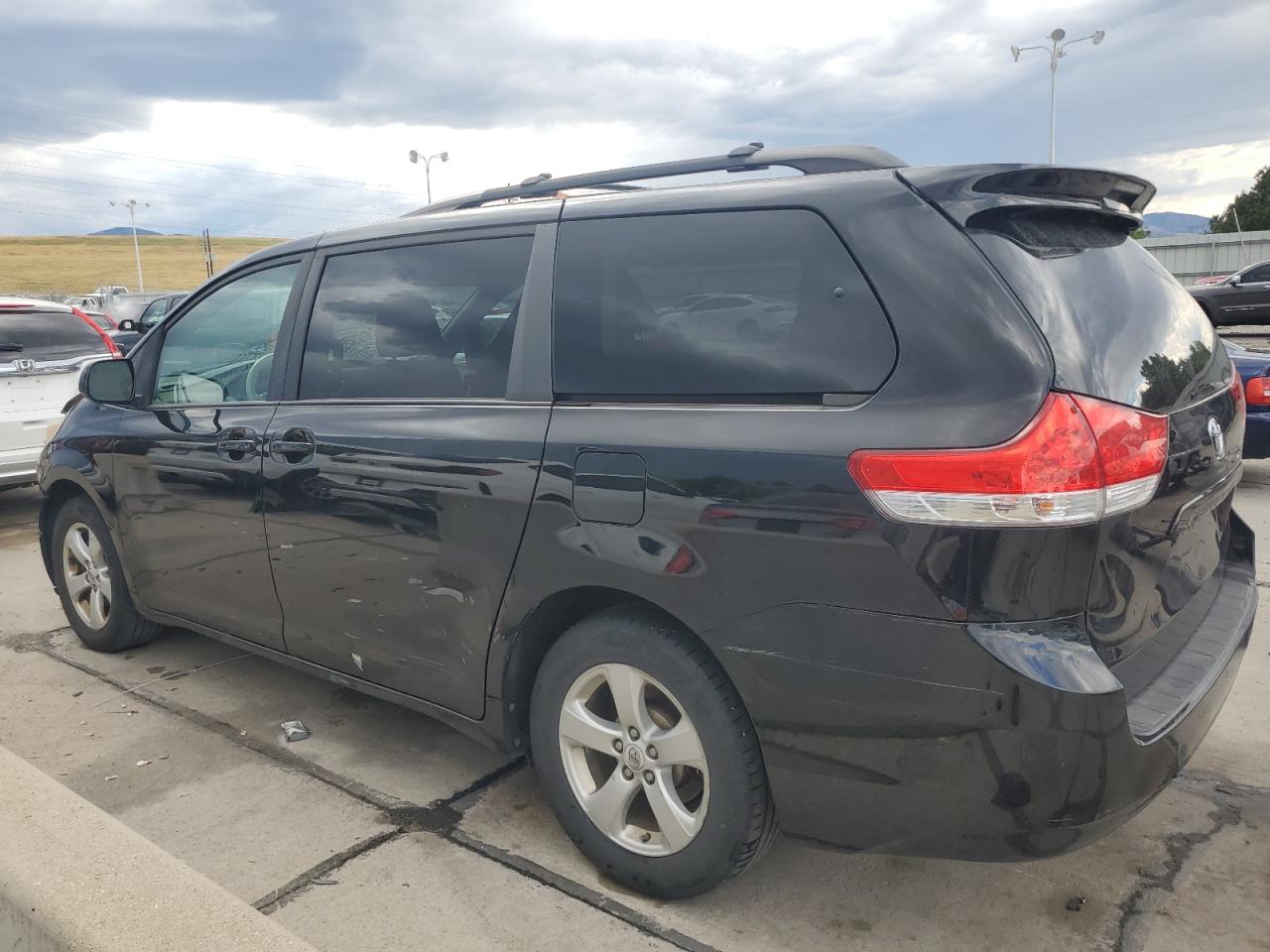 2012 Toyota Sienna - Image 2