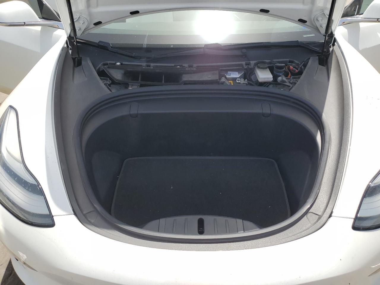 2018 Tesla Model 3 VIN: 5YJ3E1EB5JF134794 Lot: 67580424