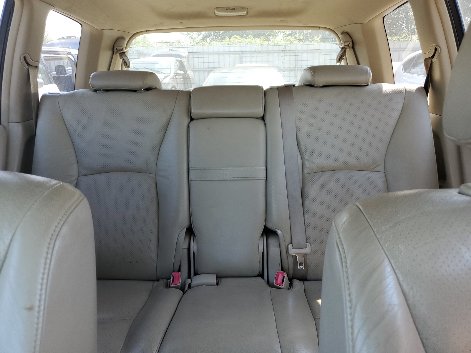 JTEDD21A040087375 2004 Toyota Highlander