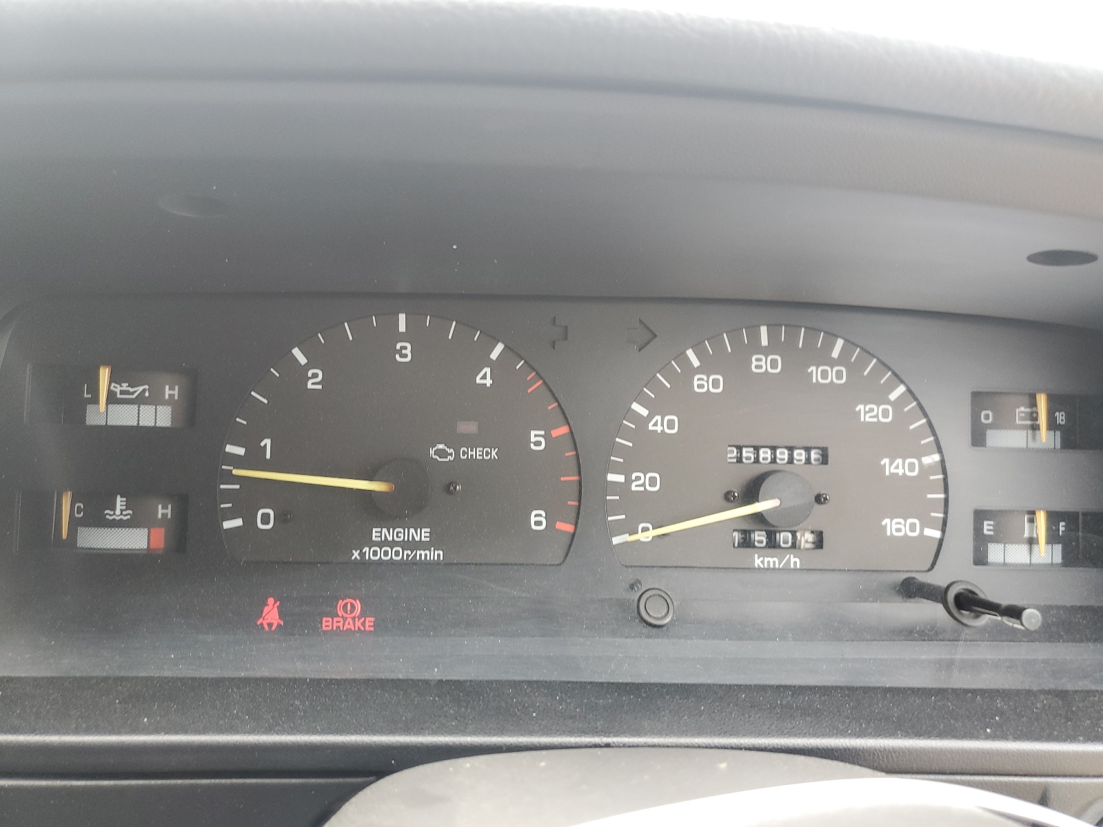 KZN1309036718 1994 Toyota Hilux Surf