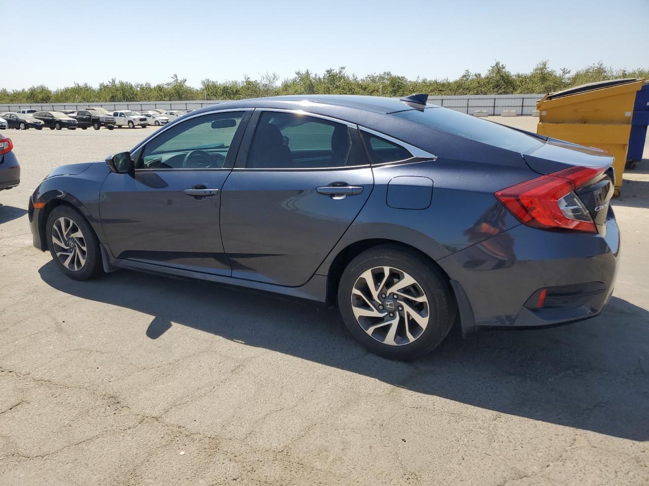 2HGFC2F77JH562333 2018 Honda Civic Ex