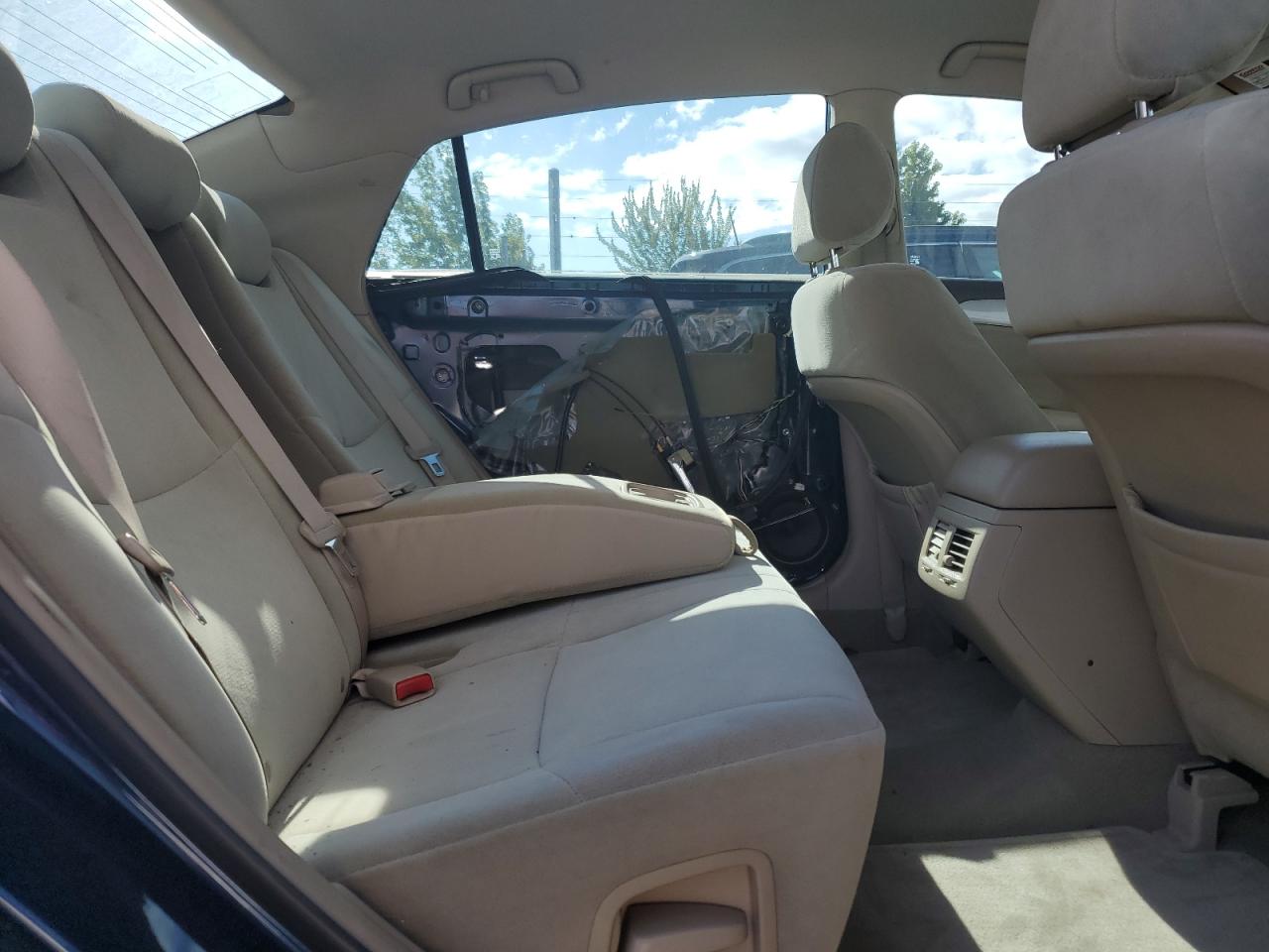 2005 Toyota Avalon - Image 10