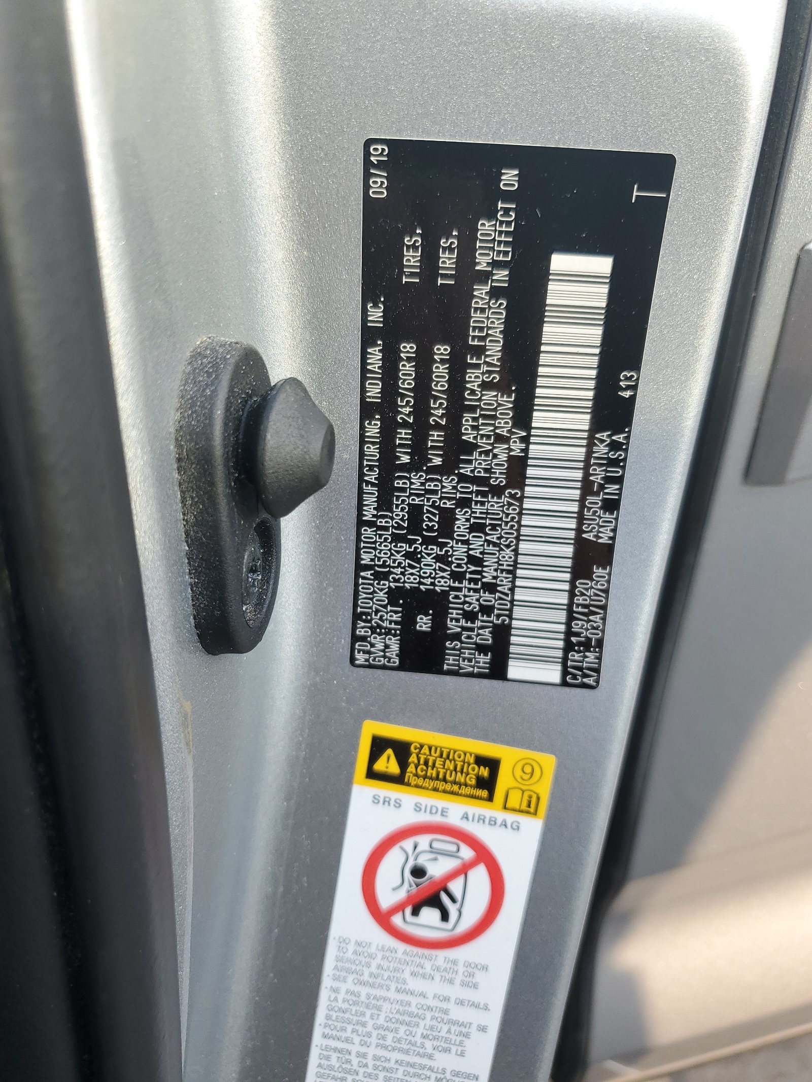 5TDZARFH8KS055673 2019 Toyota Highlander Le