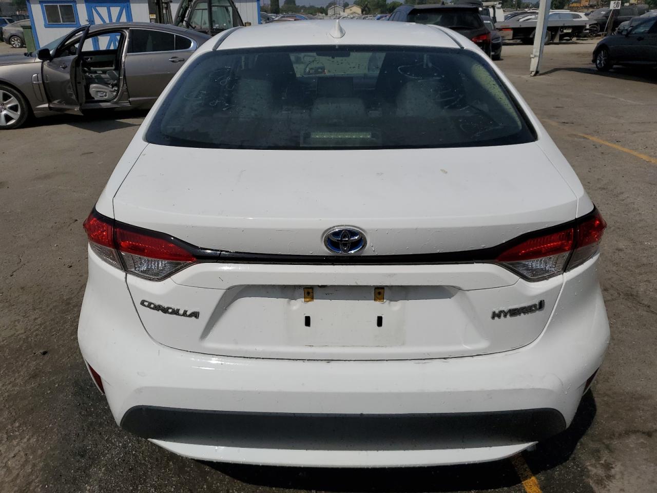2021 Toyota Corolla Le VIN: JTDEAMDE2MJ018824 Lot: 68219944