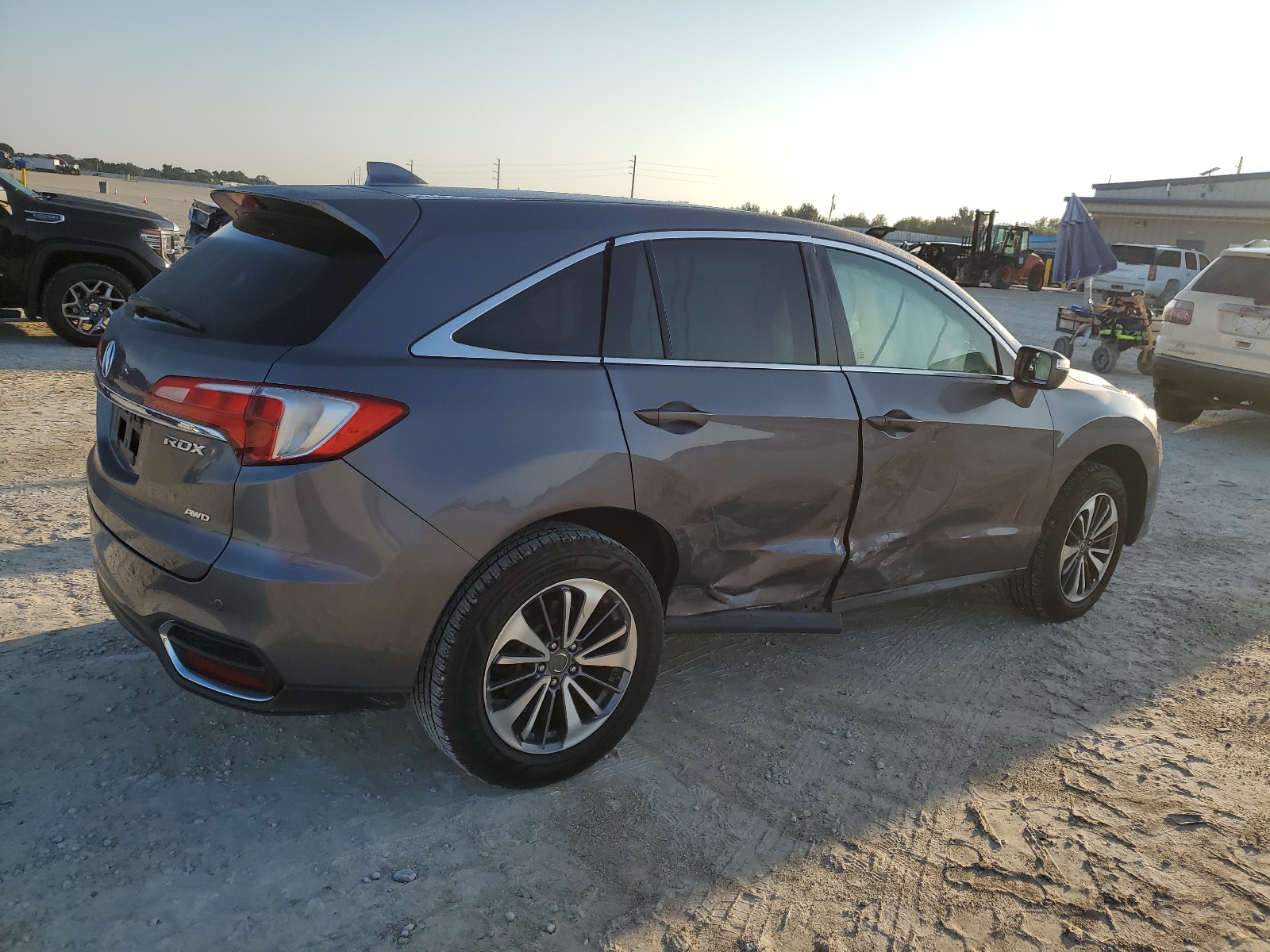 5J8TB4H72HL018589 2017 Acura Rdx Advance