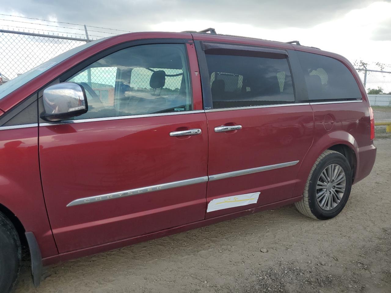 2014 Chrysler Town & Country Touring L VIN: 2C4RC1CG5ER199881 Lot: 67505354