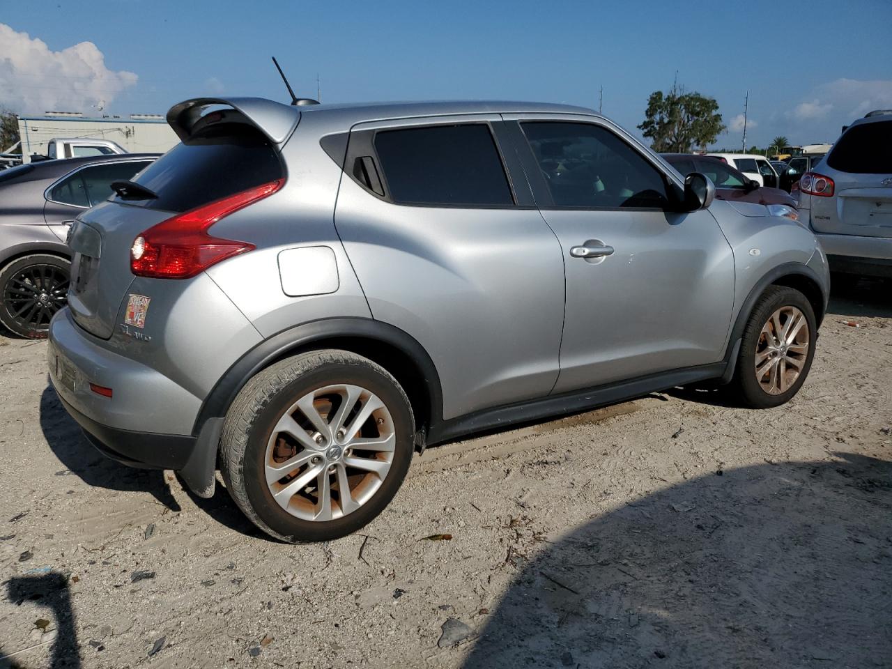 2011 Nissan Juke S VIN: JN8AF5MV9BT015463 Lot: 66712614