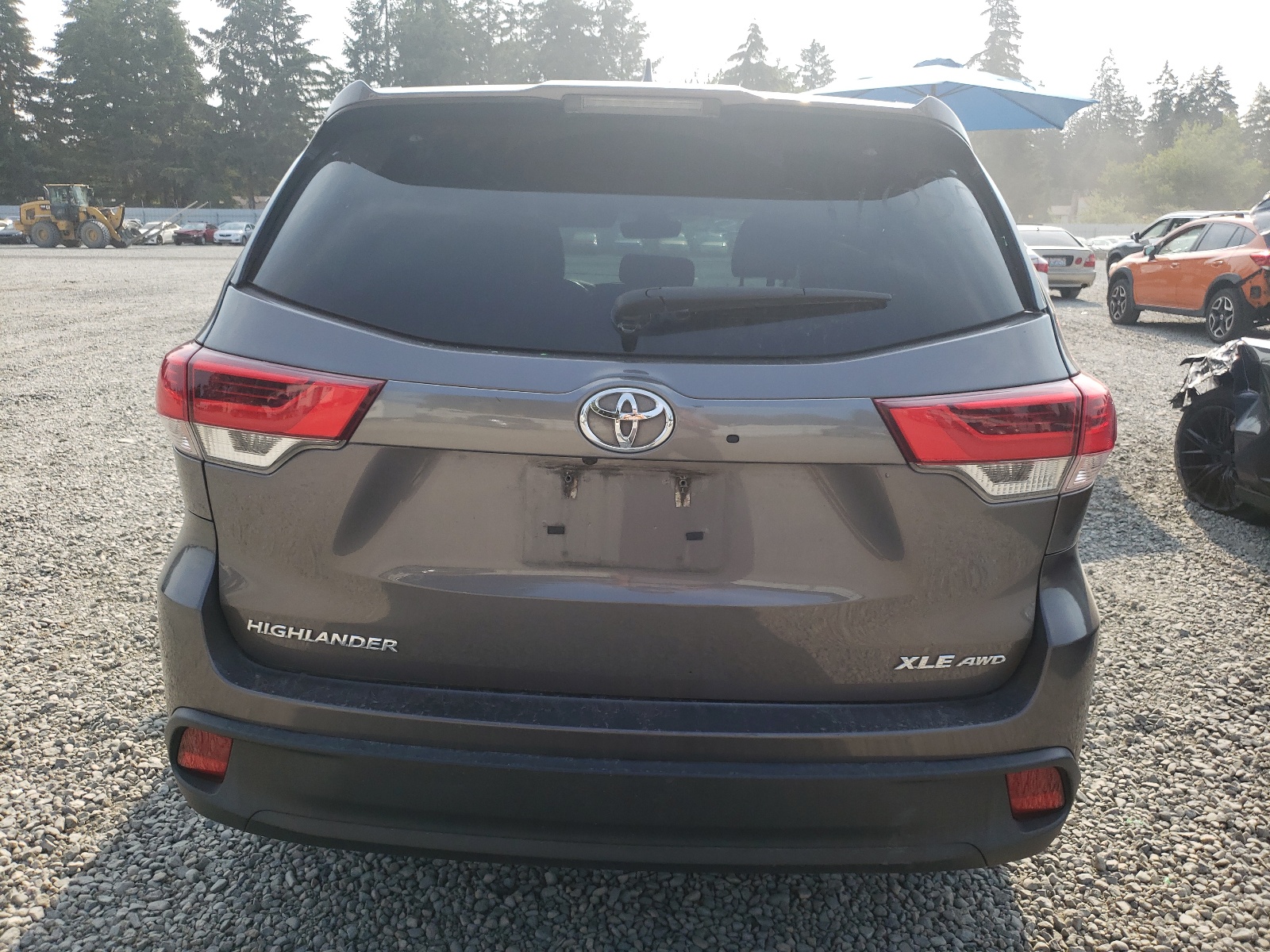 5TDJZRFH5HS476037 2017 Toyota Highlander Se