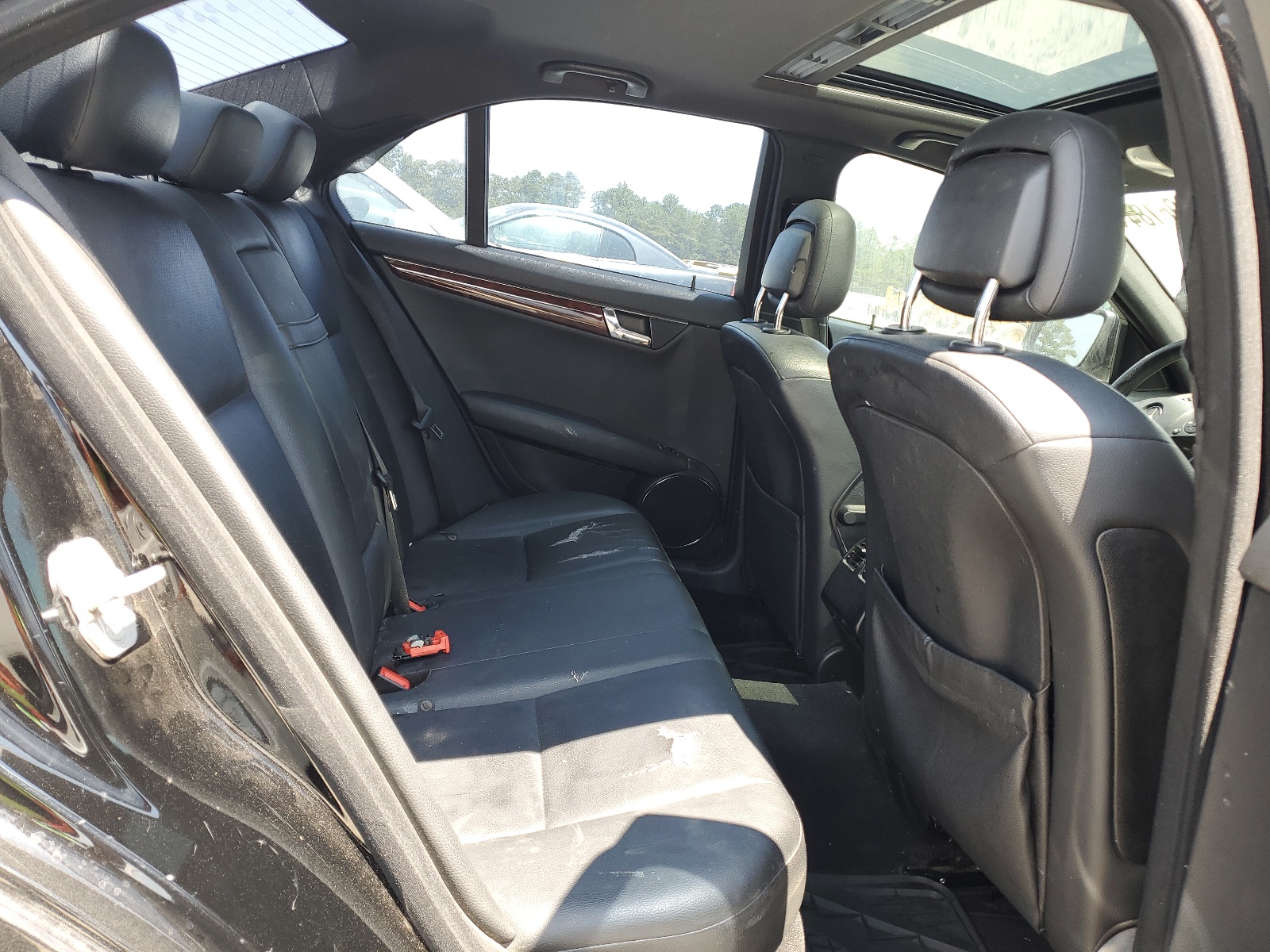 WDDGF54XX9R051117 2009 Mercedes-Benz C 300