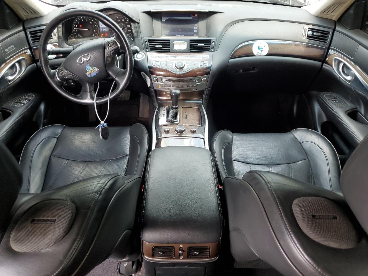 2016 Infiniti Q70 - Image 8