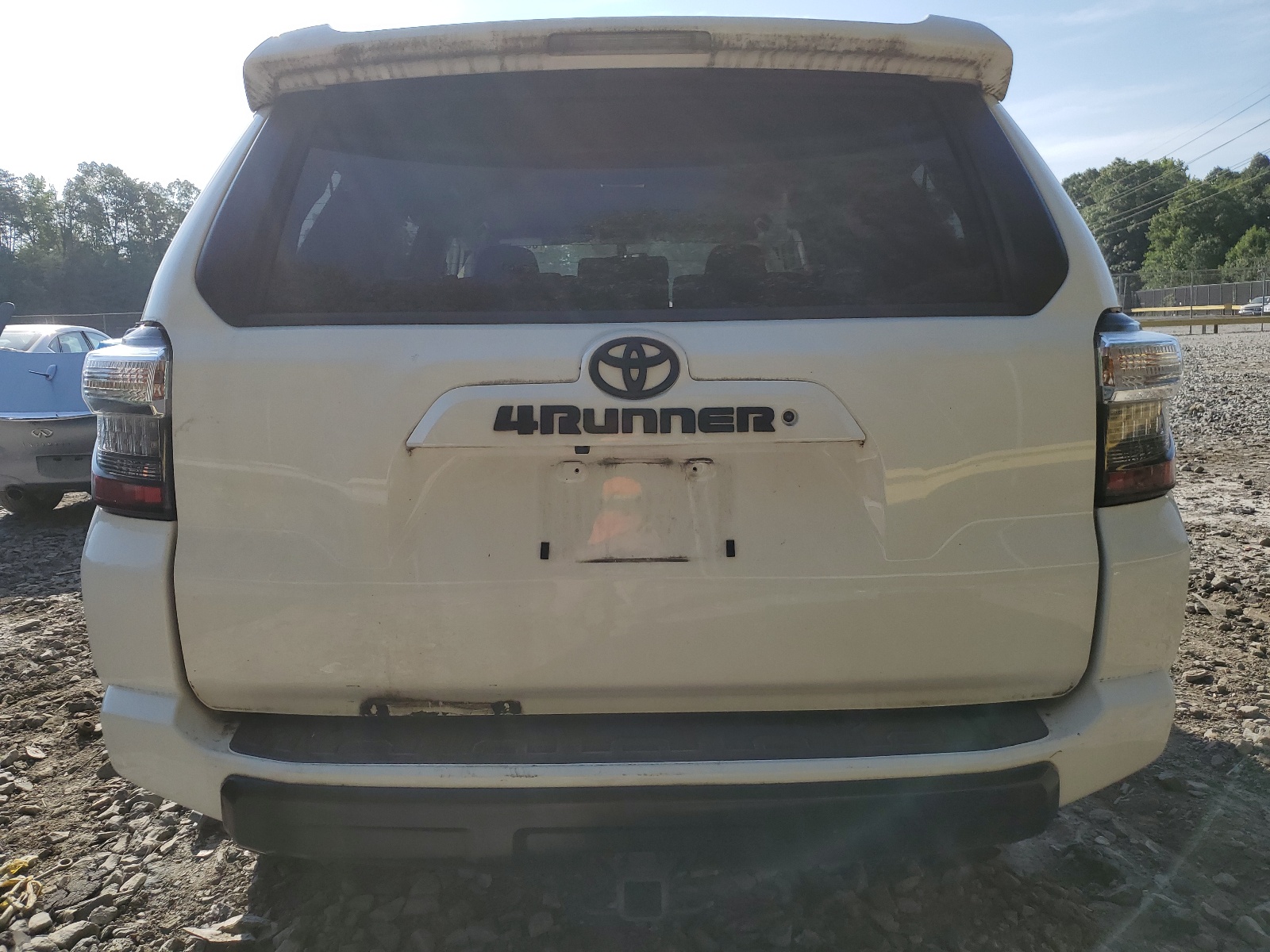 JTEBU5JR2K5684137 2019 Toyota 4Runner Sr5