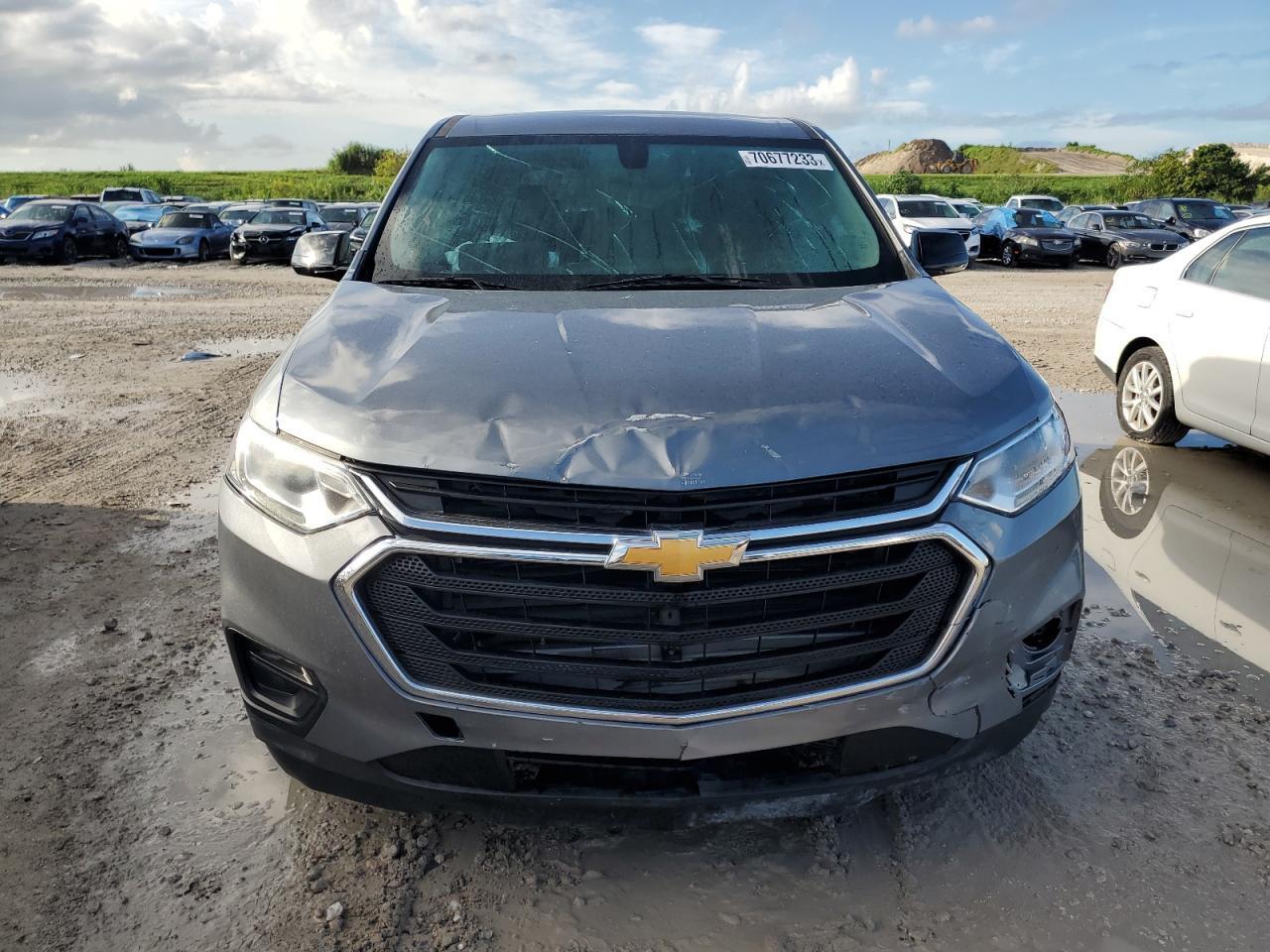 2019 Chevrolet Traverse Ls vin: 1GNERFKW3KJ131847