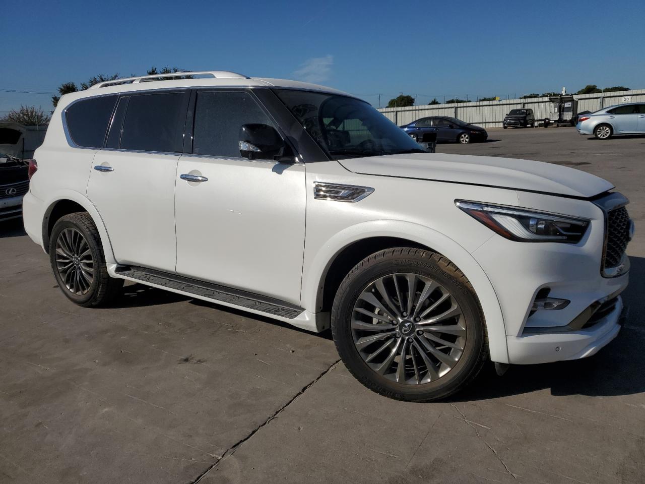 2021 Infiniti QX80 - Image 4